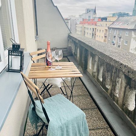 Appartamento Charming Studio In The Old Town Bratislava Esterno foto
