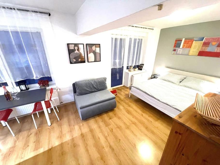 Appartamento Charming Studio In The Old Town Bratislava Esterno foto